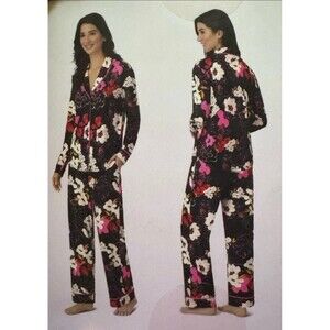 Room Service Womens 2-Piece Shawl Collar Pajama Set Size M